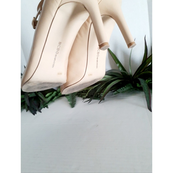 BCBGeneration 'Zaluca' Leather Ankle Strap Pump - Picture 9 of 16